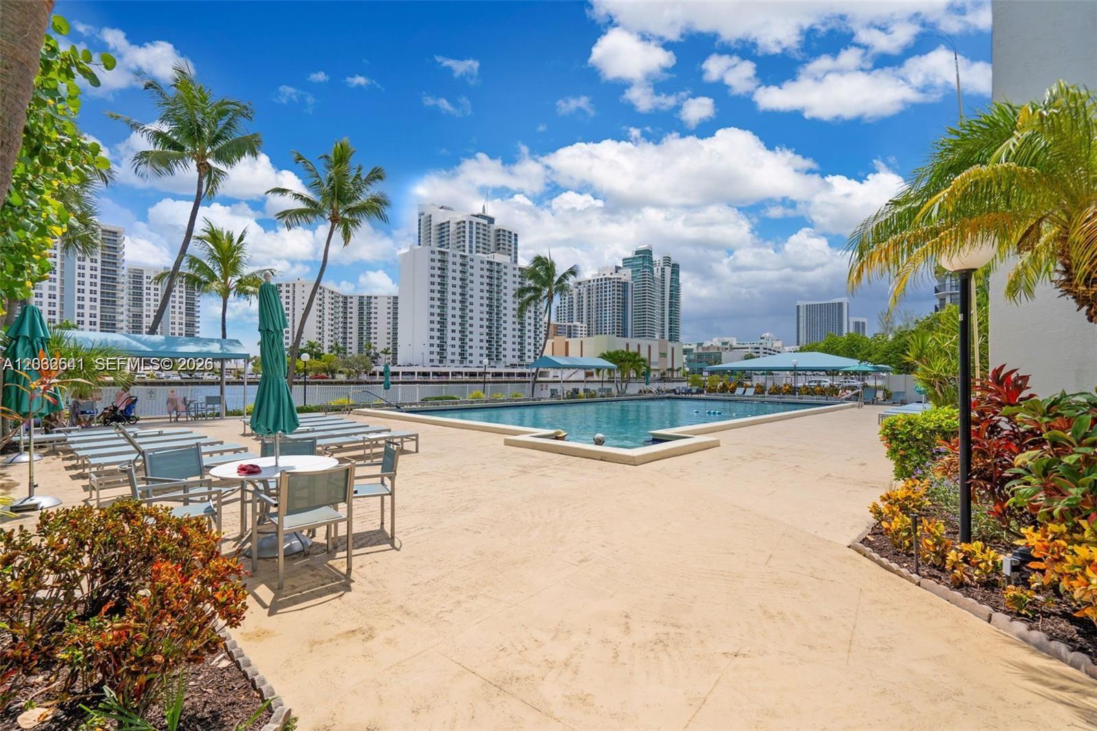 1000 Parkview Dr #715 Hallandale Beach, FL 33009