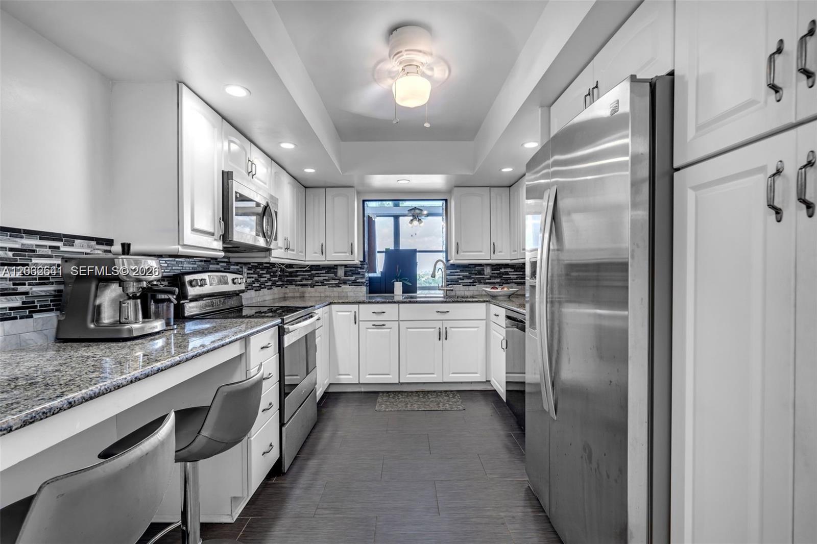 1000 Parkview Dr #715 Hallandale Beach, FL 33009
