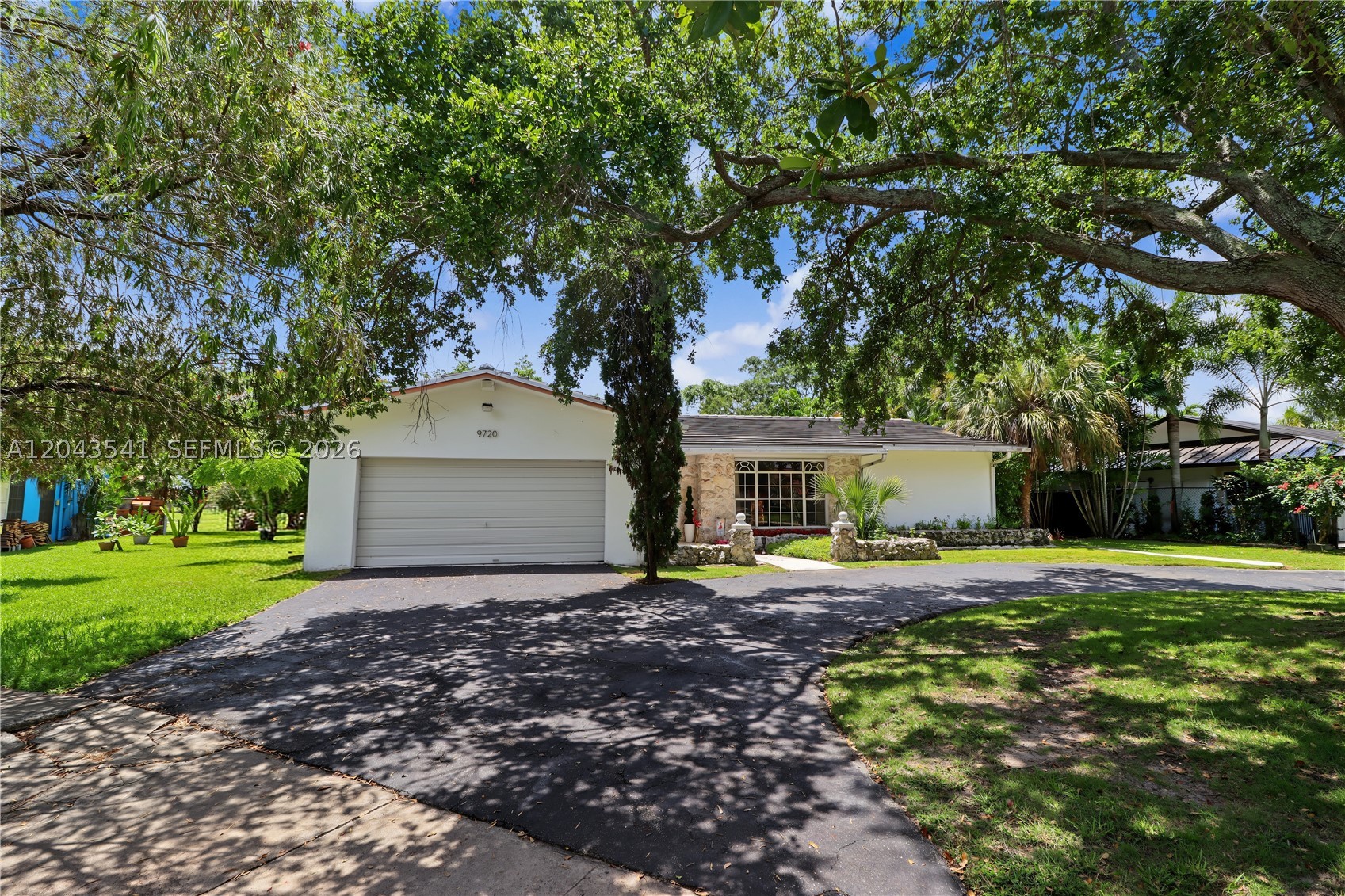 9720 Palmetto Clb Ln W