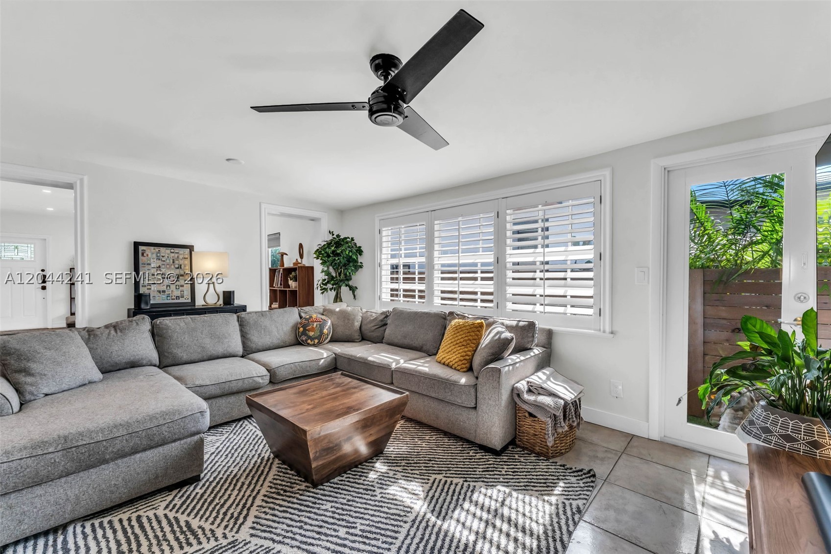 2220 SW 25th St Miami, FL 33133