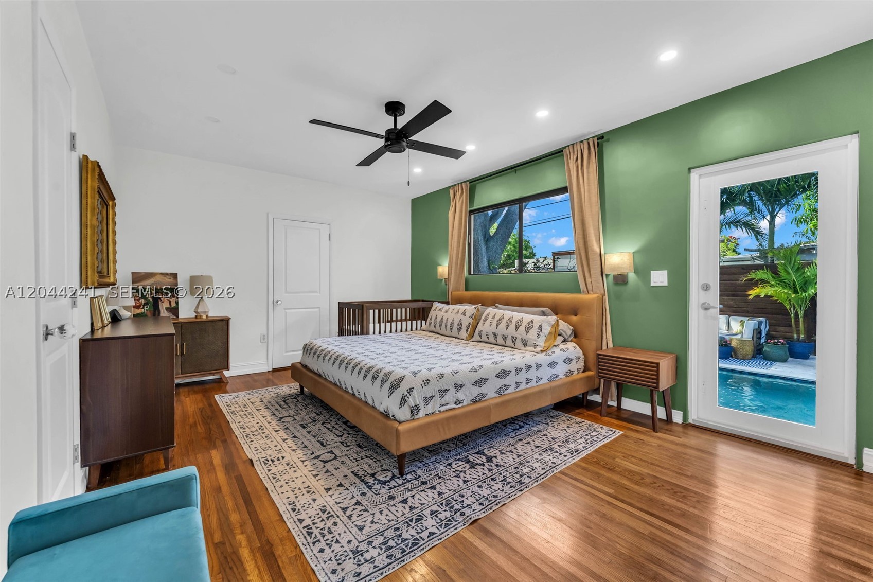 2220 SW 25th St Miami, FL 33133