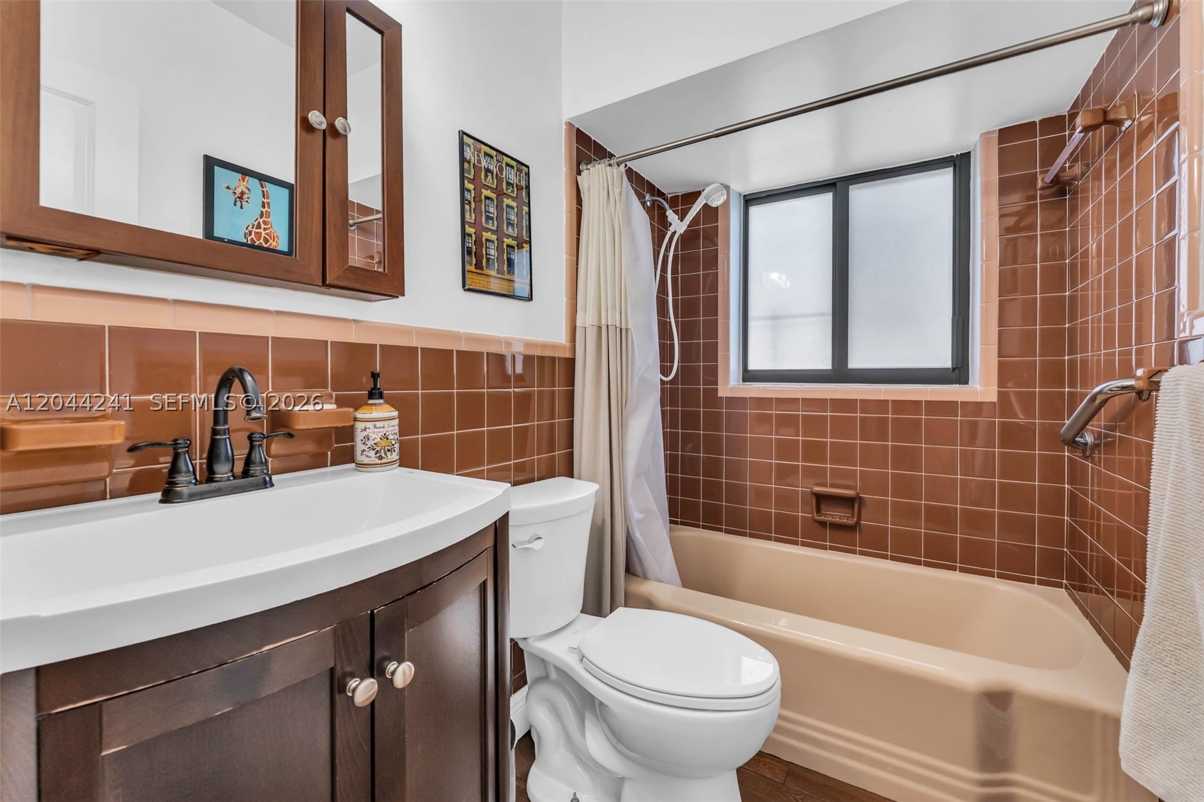 2220 SW 25th St Miami, FL 33133