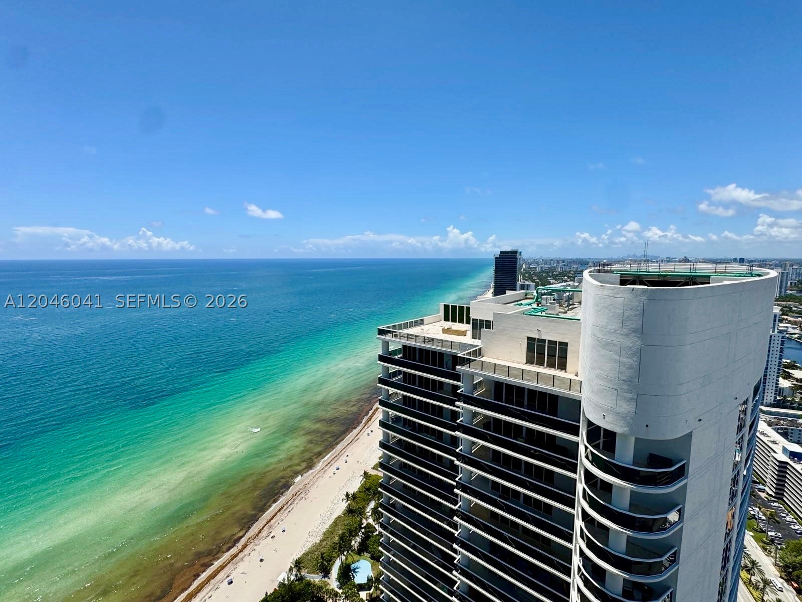 image Beach Club 22