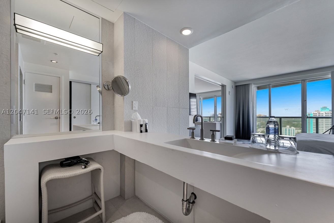 3101 Bayshore Dr #803 Fort Lauderdale, FL 33304