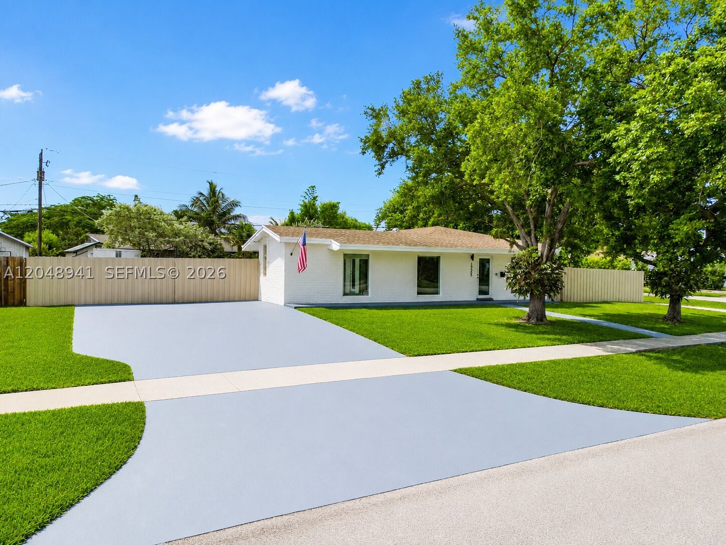 19225 Bel Aire Dr