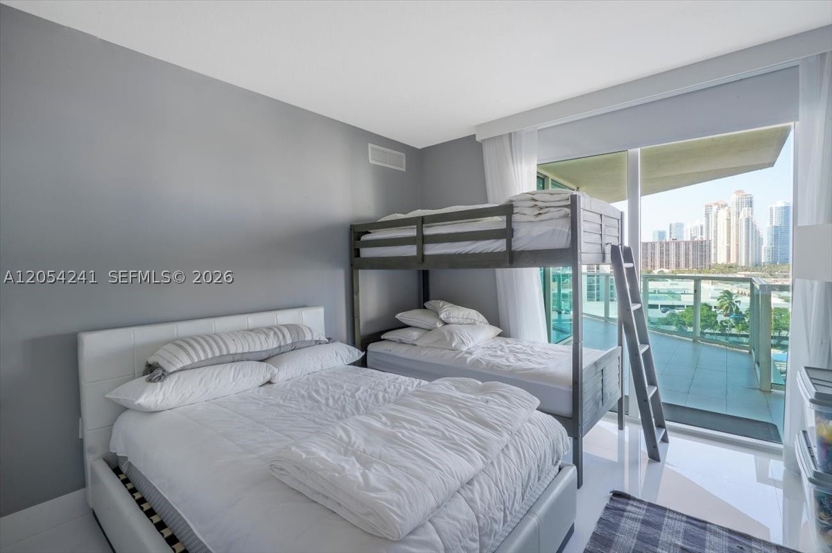 image St Tropez Sunny Isles9