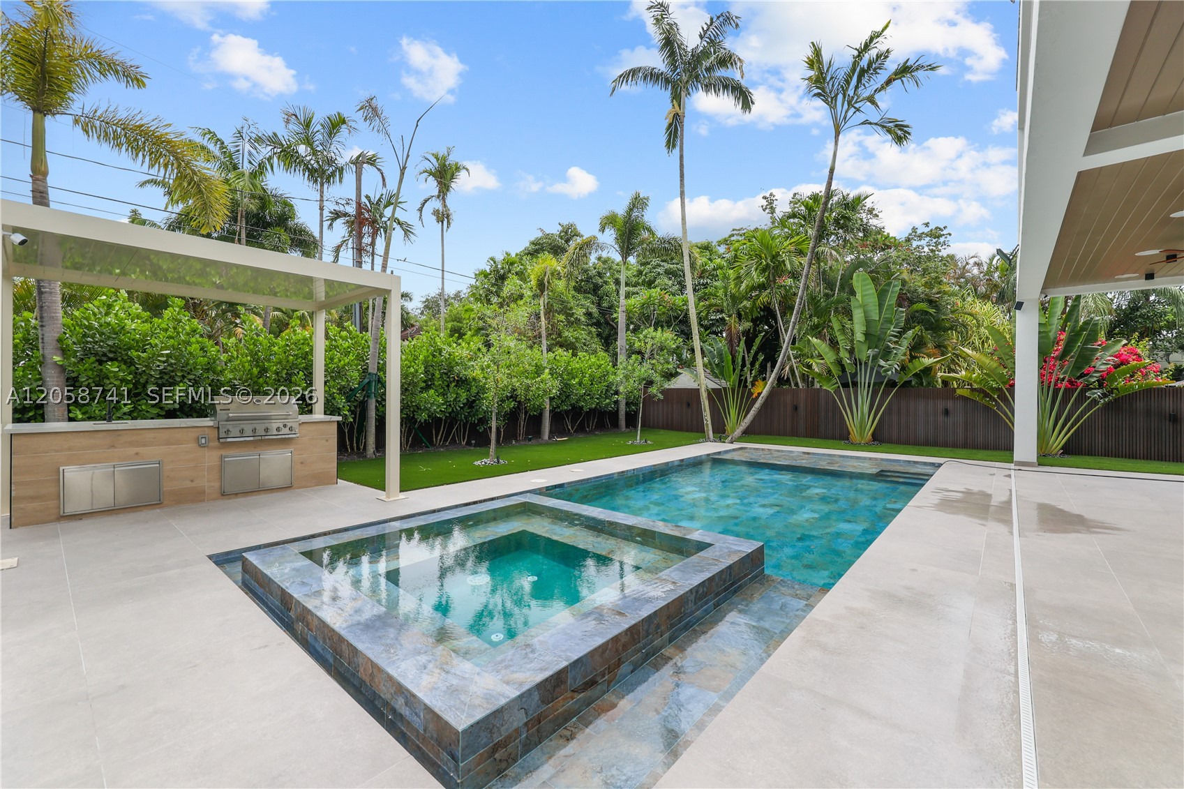 436 NE 10th Ave Fort Lauderdale, FL 33301
