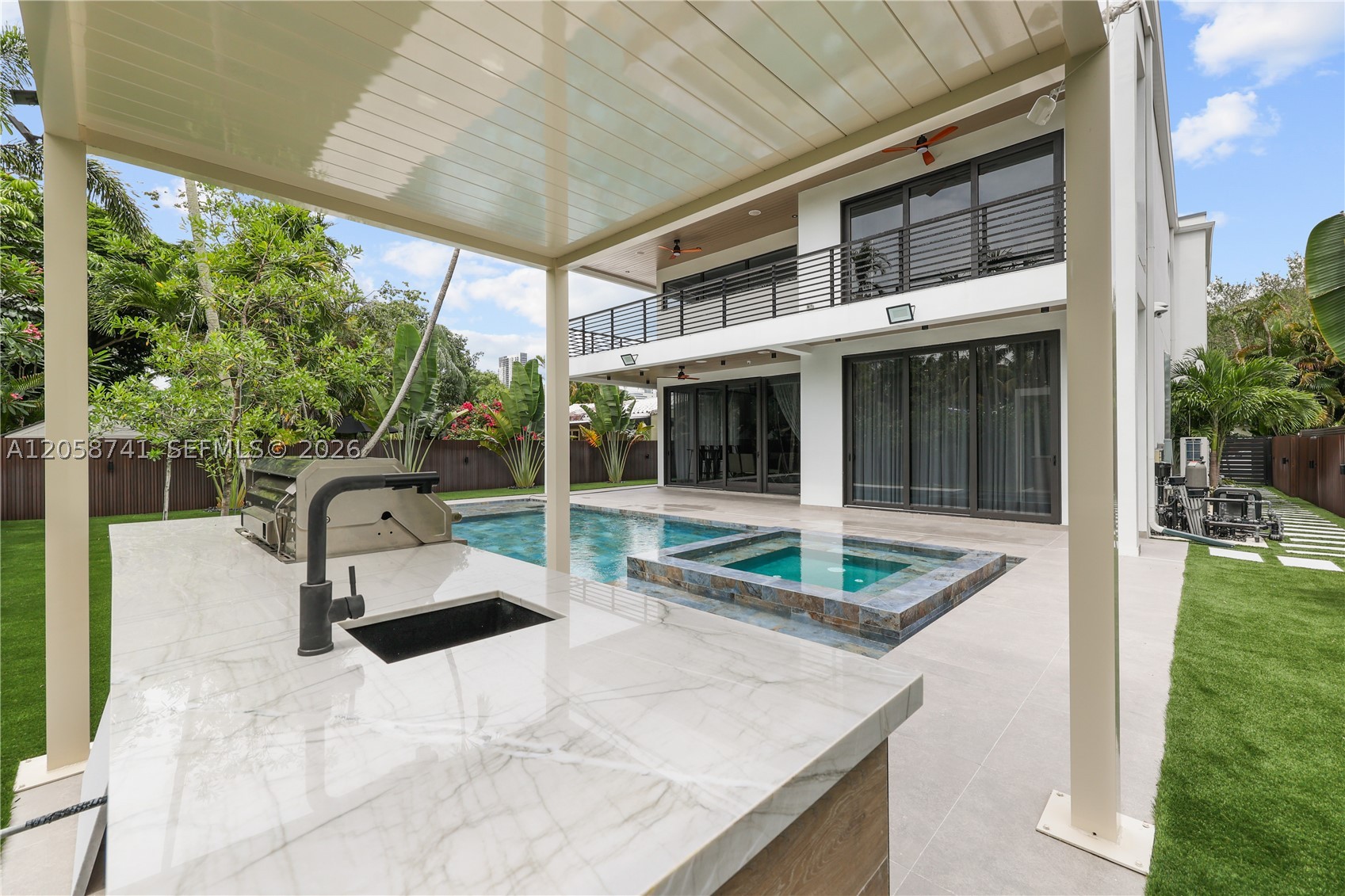 436 NE 10th Ave Fort Lauderdale, FL 33301