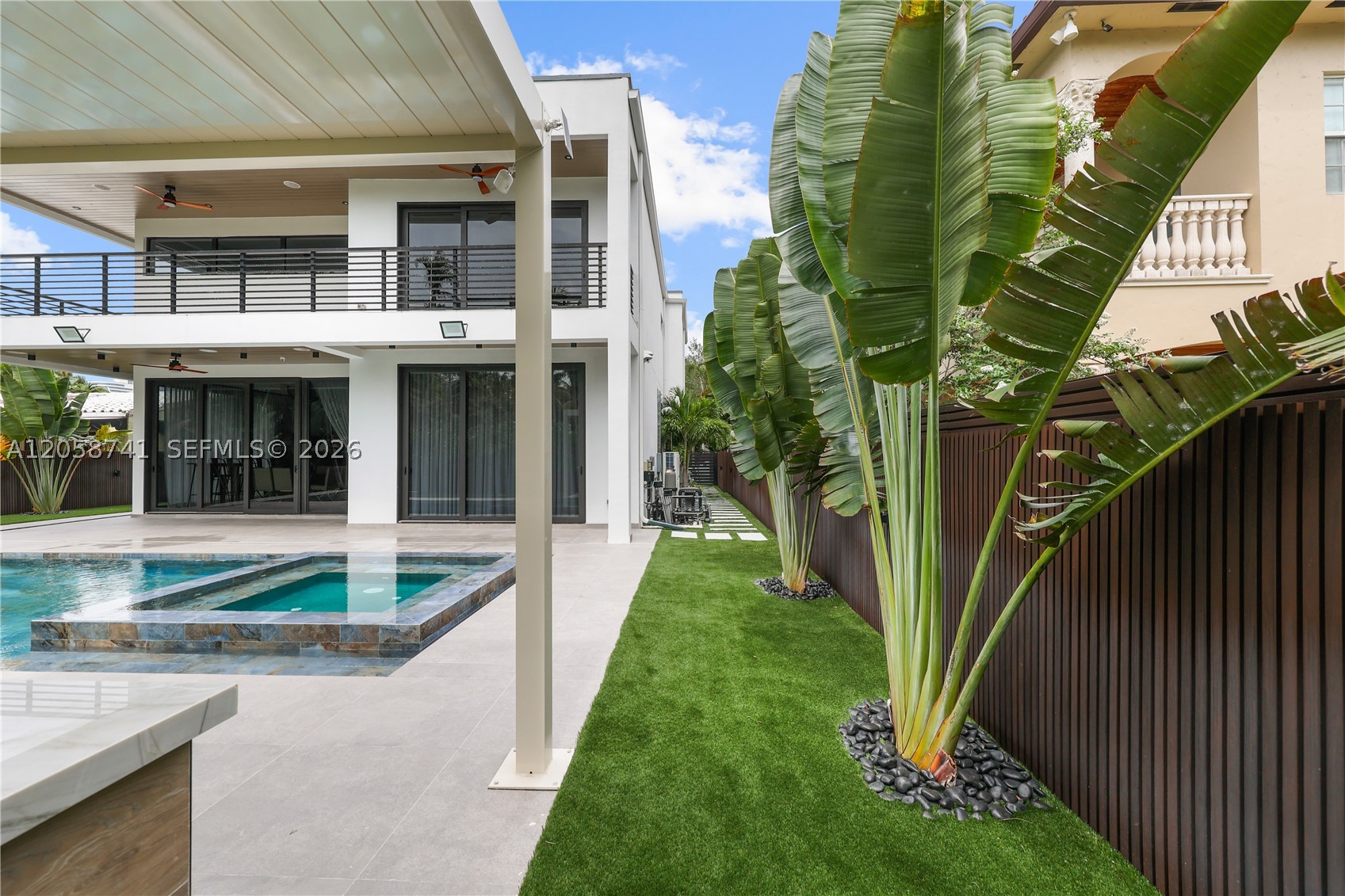 436 NE 10th Ave Fort Lauderdale, FL 33301