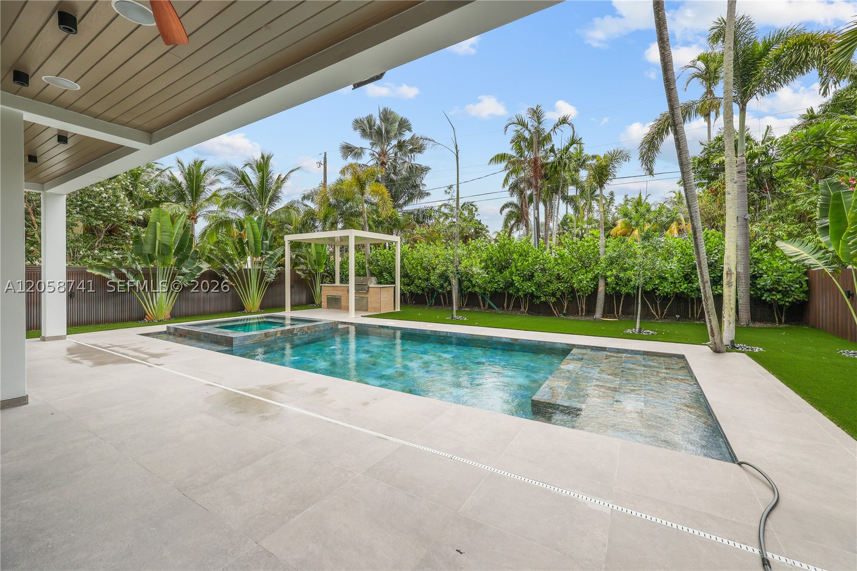 436 NE 10th Ave Fort Lauderdale, FL 33301