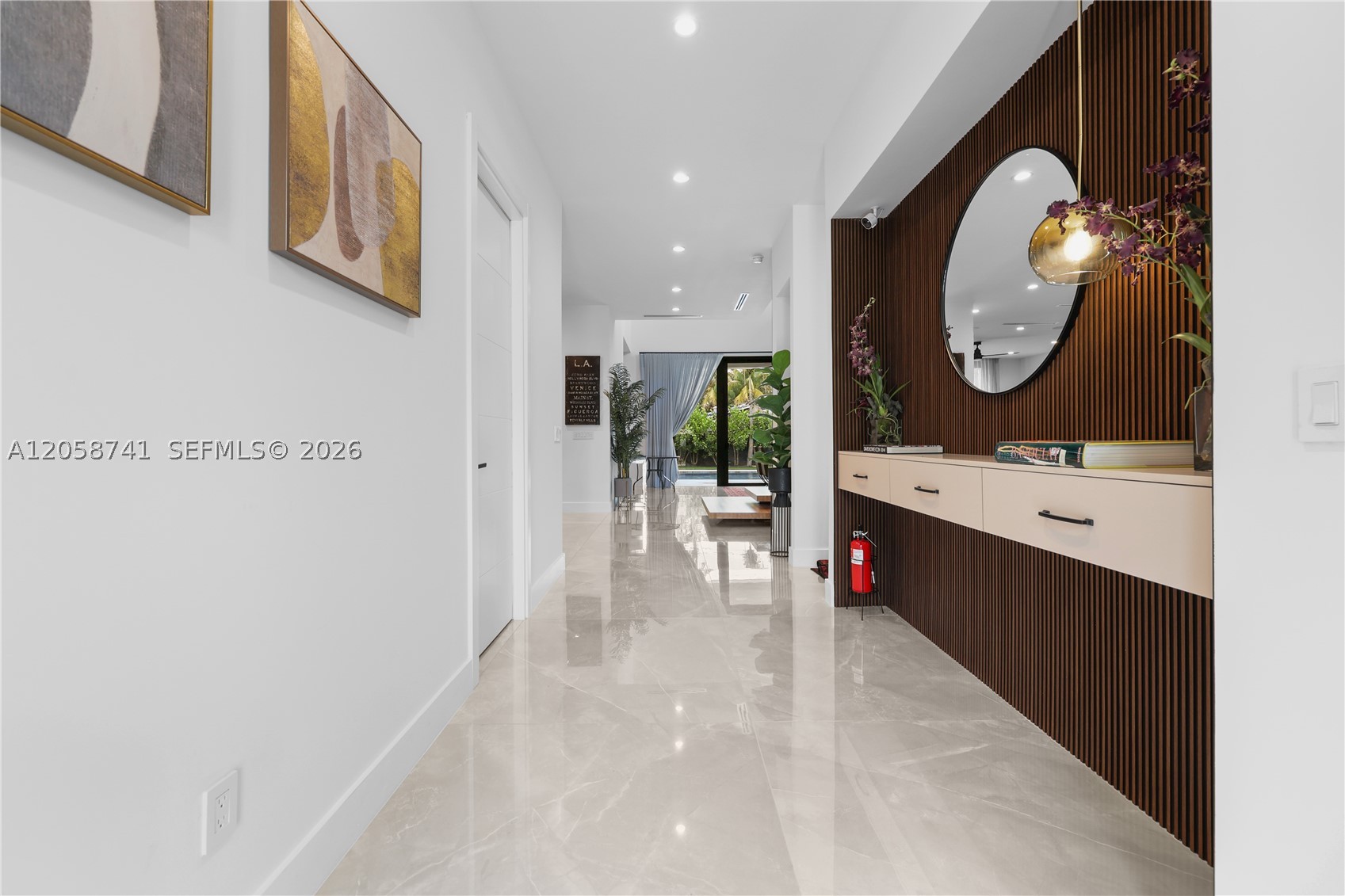 436 NE 10th Ave Fort Lauderdale, FL 33301