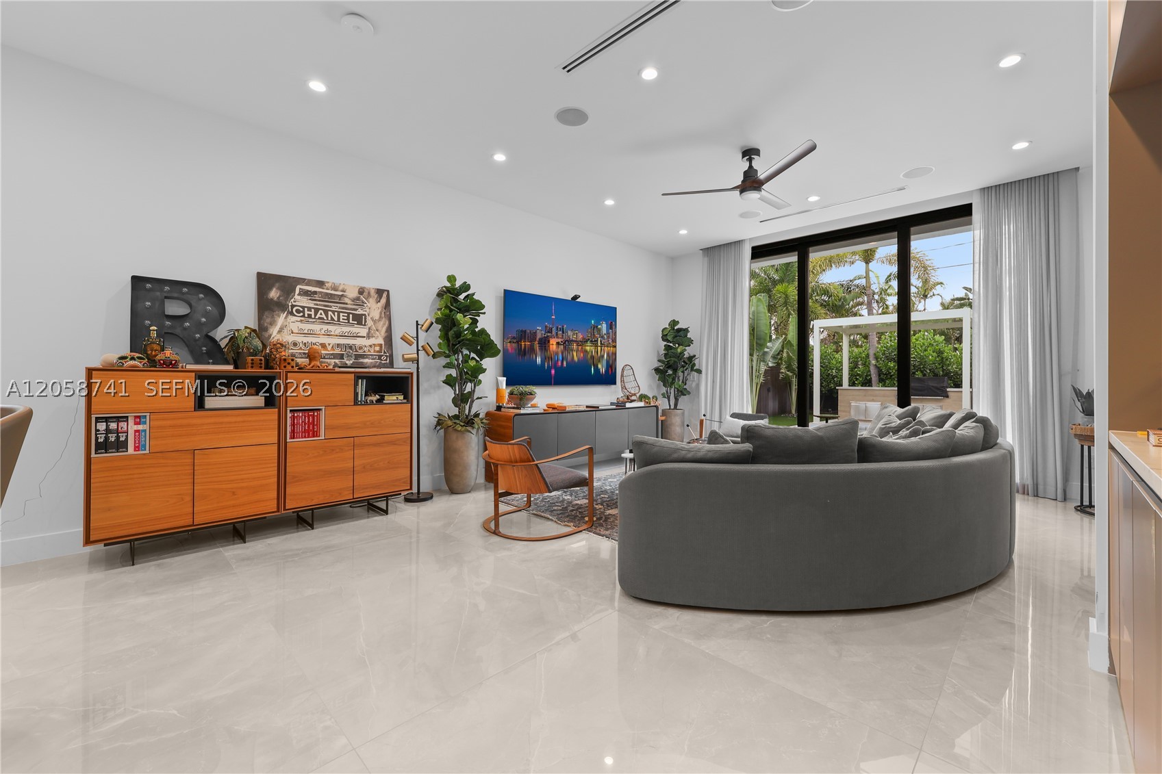 436 NE 10th Ave Fort Lauderdale, FL 33301