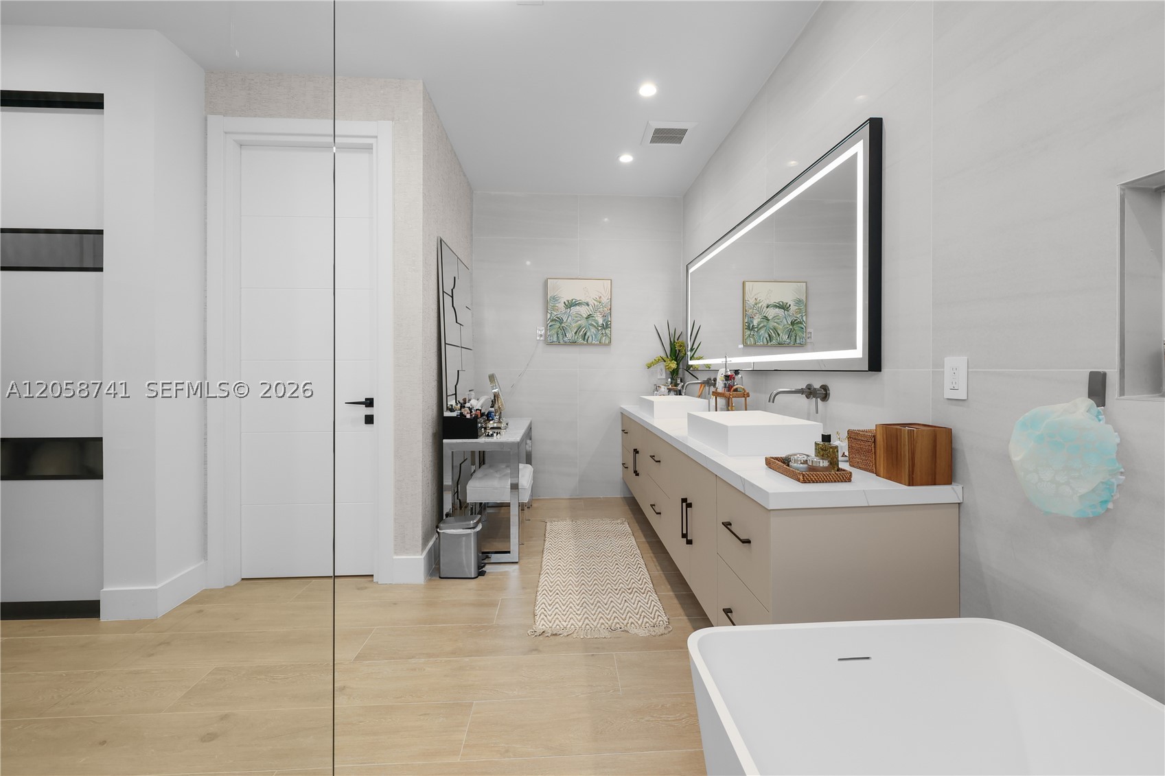 436 NE 10th Ave Fort Lauderdale, FL 33301