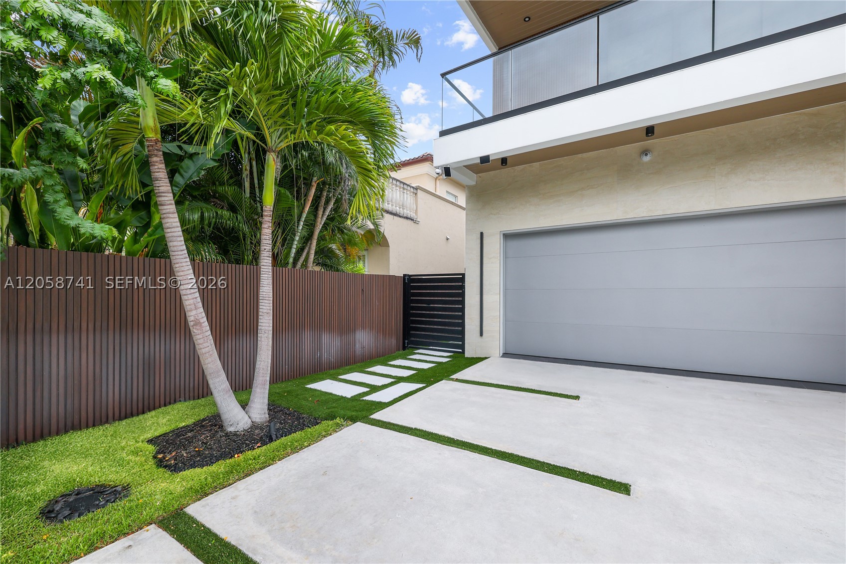436 NE 10th Ave Fort Lauderdale, FL 33301