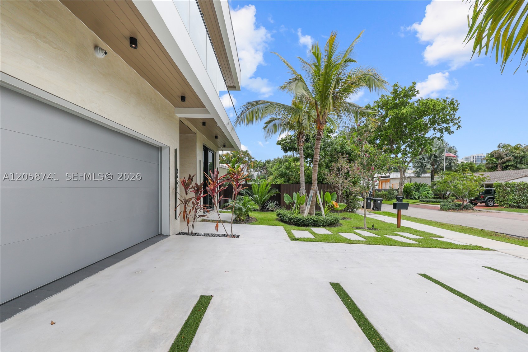 436 NE 10th Ave Fort Lauderdale, FL 33301