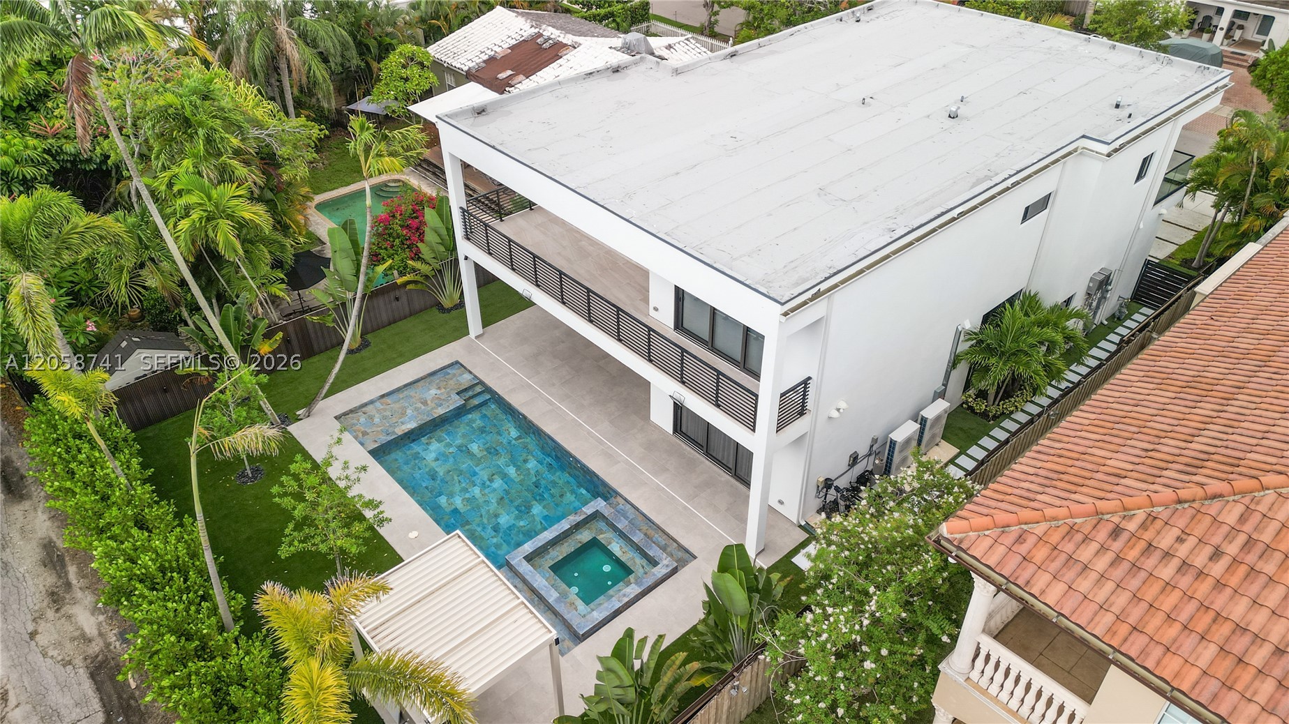436 NE 10th Ave Fort Lauderdale, FL 33301