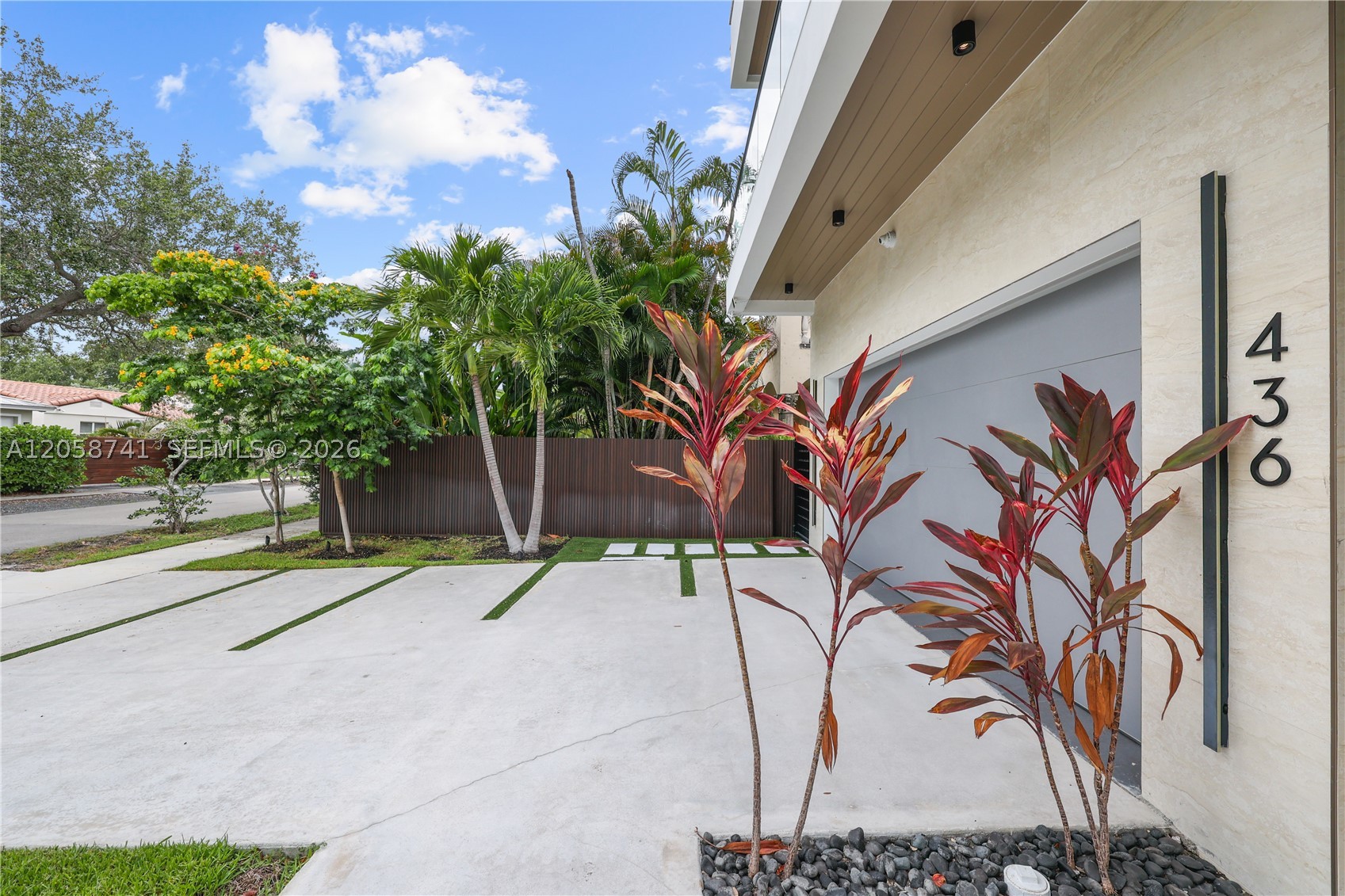 436 NE 10th Ave Fort Lauderdale, FL 33301