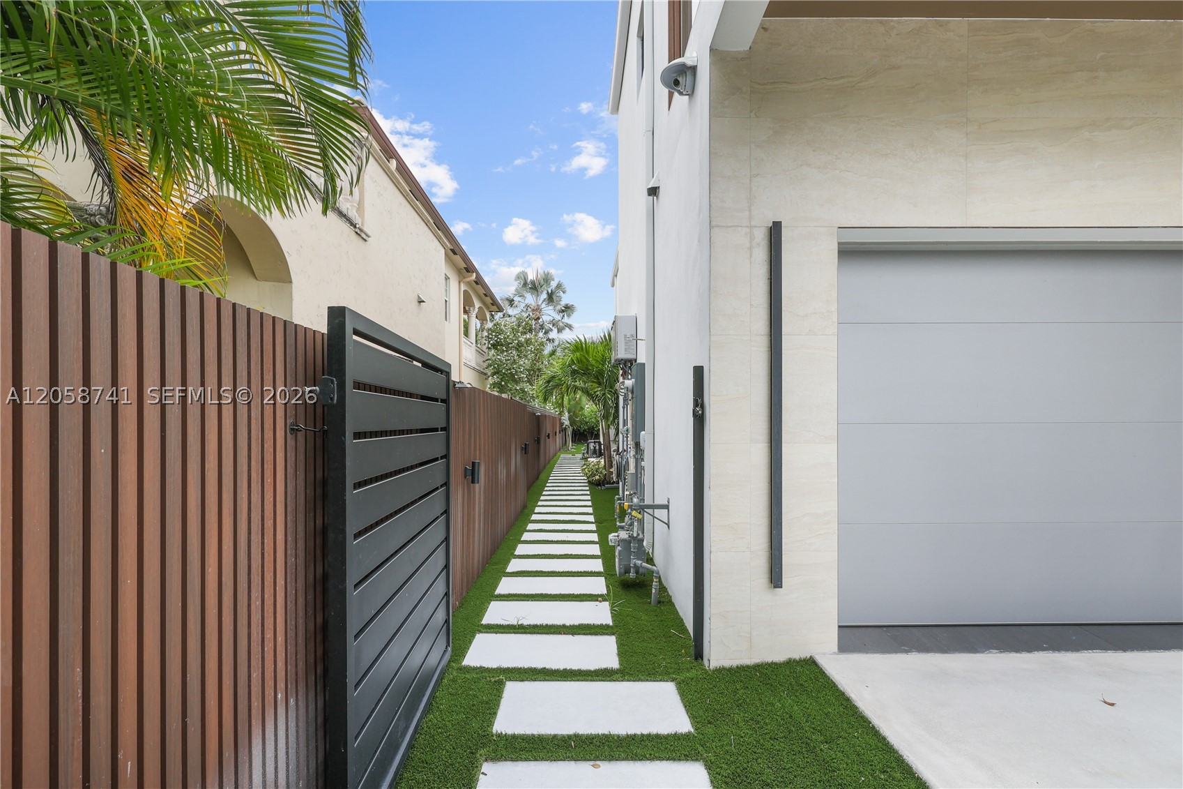 436 NE 10th Ave Fort Lauderdale, FL 33301