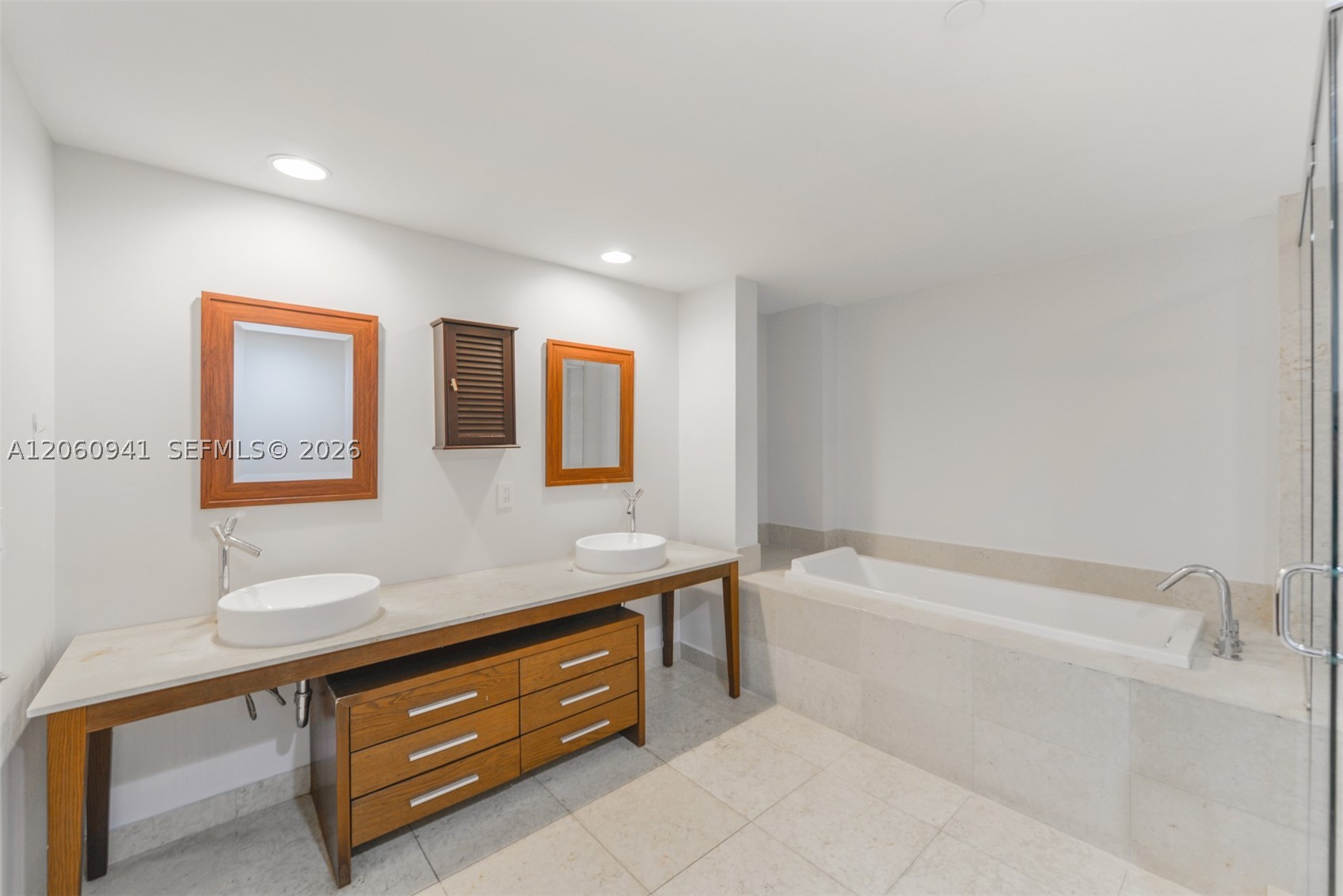 image Icon Brickell II16
