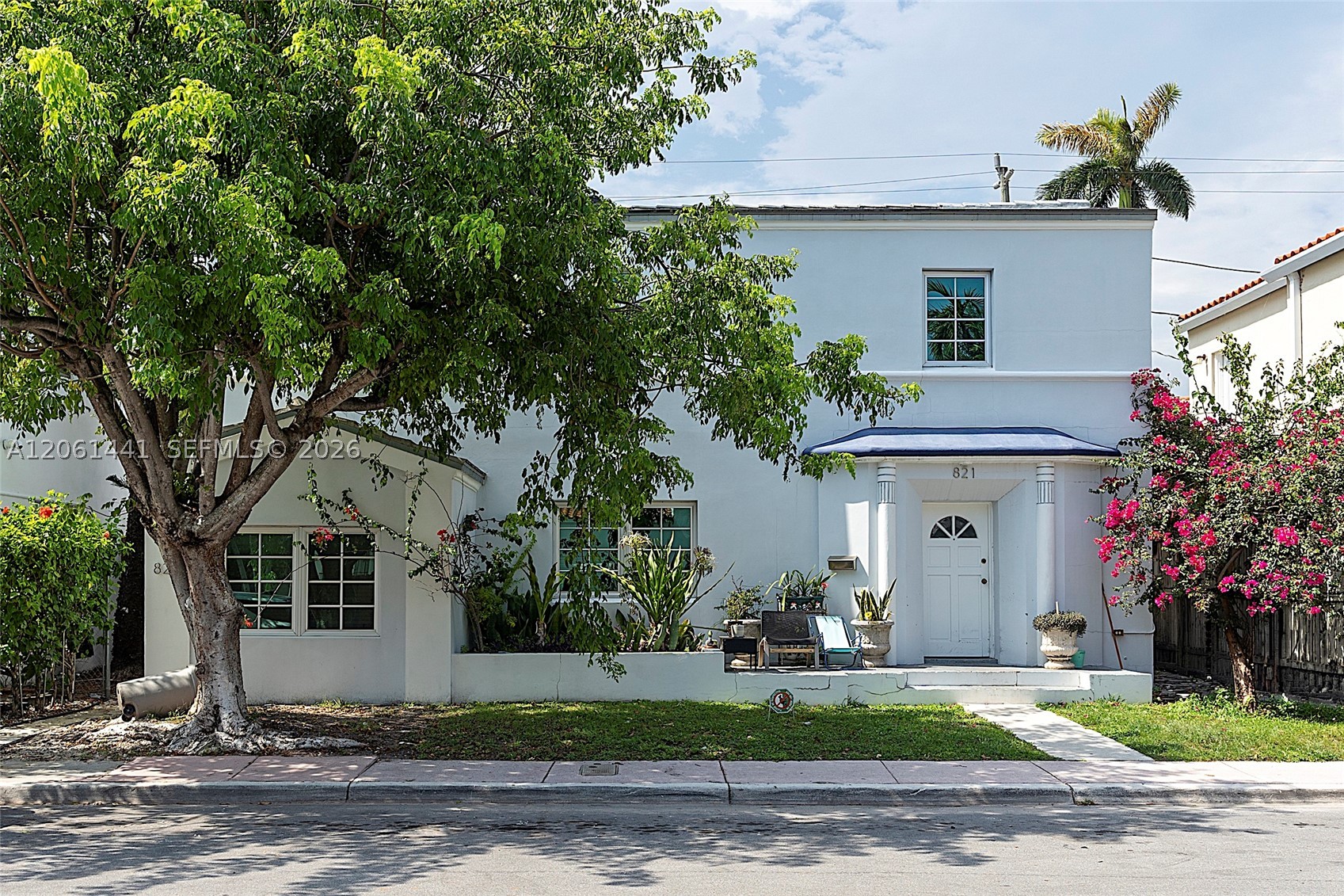 821 Espanola Way