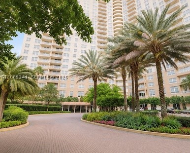 19501 W Country Clb Dr #210