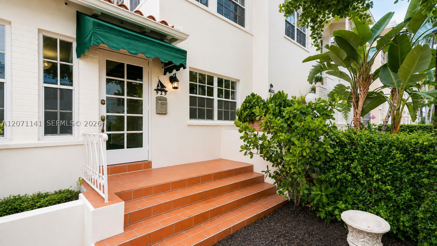 1605 Michigan Ave #929