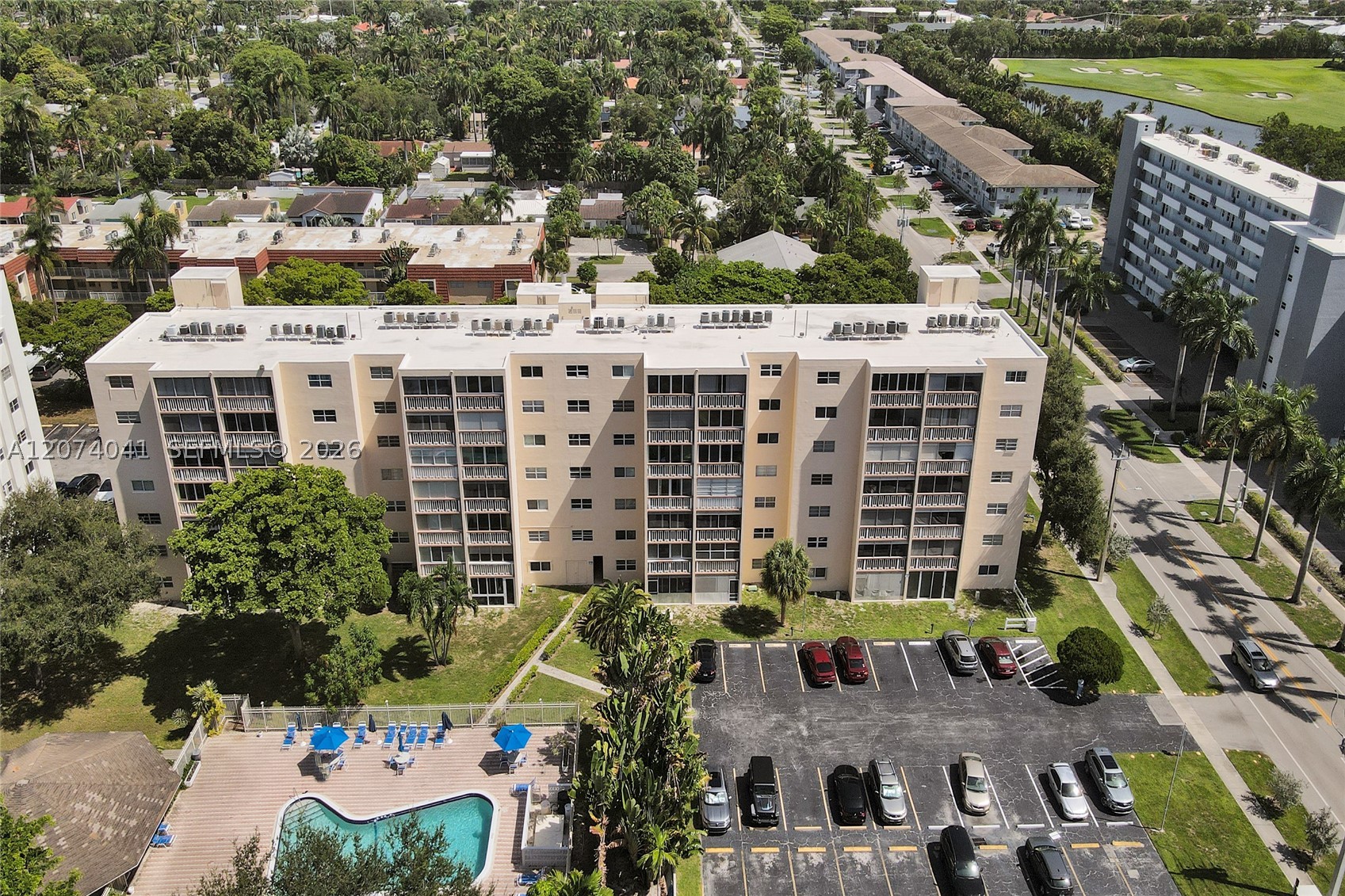 1001 NE 14th Ave #402