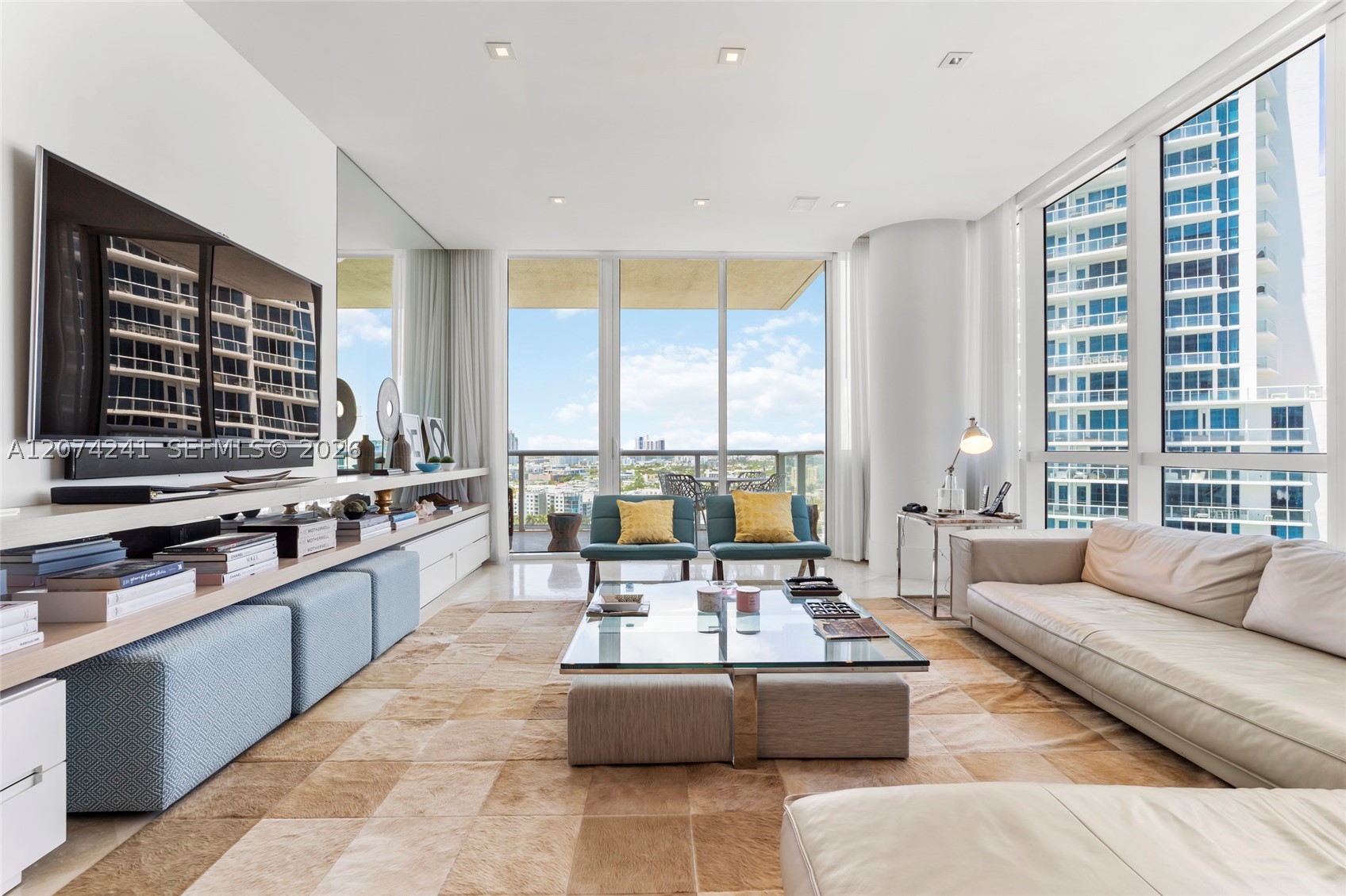 100 S Pointe Dr #1810 Miami Beach, FL 33139