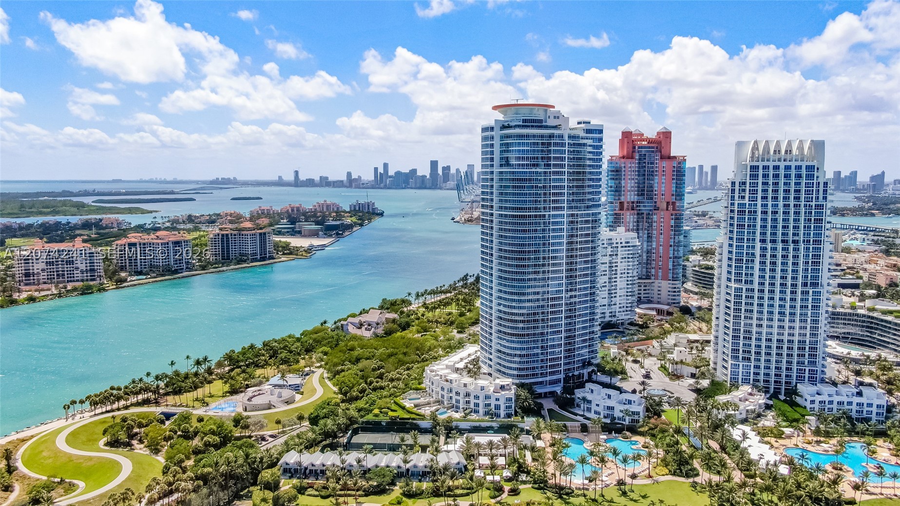 100 S Pointe Dr #1810 Miami Beach, FL 33139