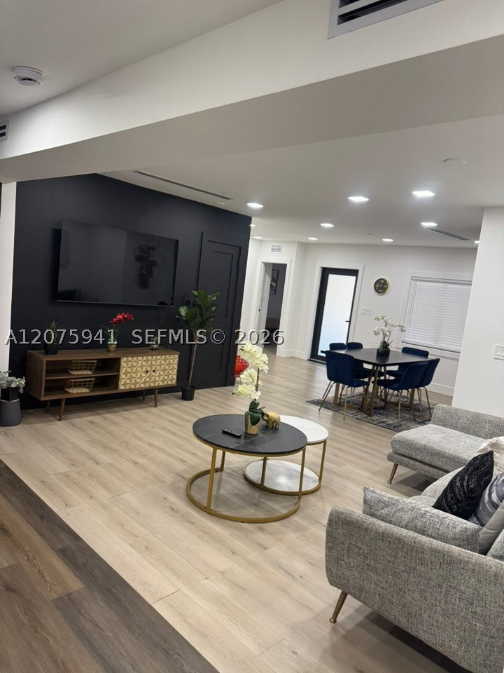 2723 SW 13th St Miami, FL 33145