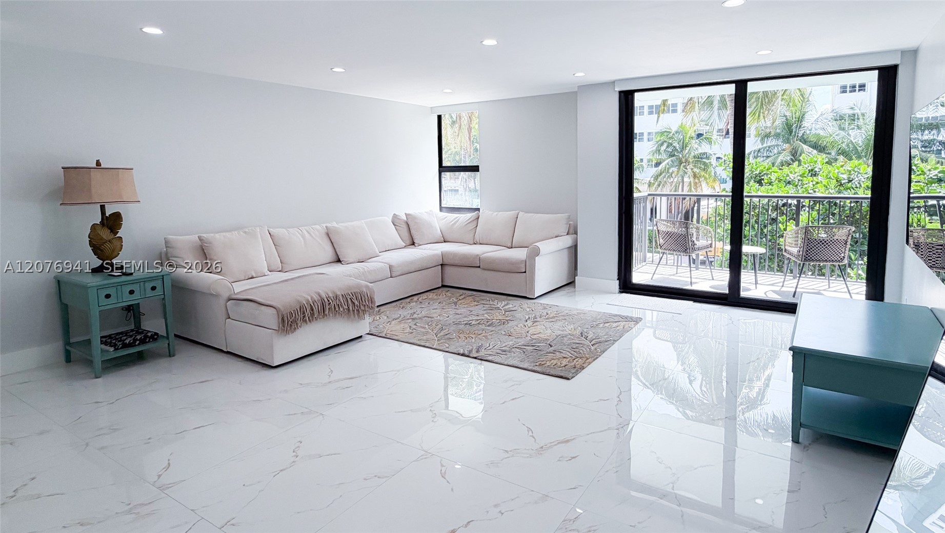1800 Collins Ave #3H