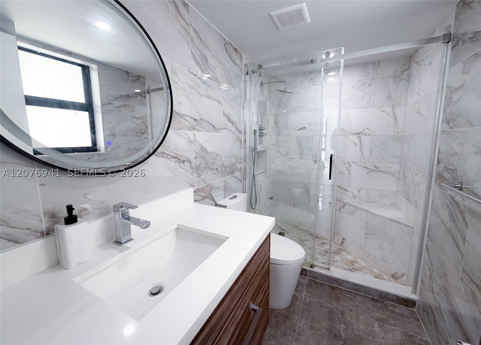 1800 Collins Ave #3H Miami Beach, FL 33139