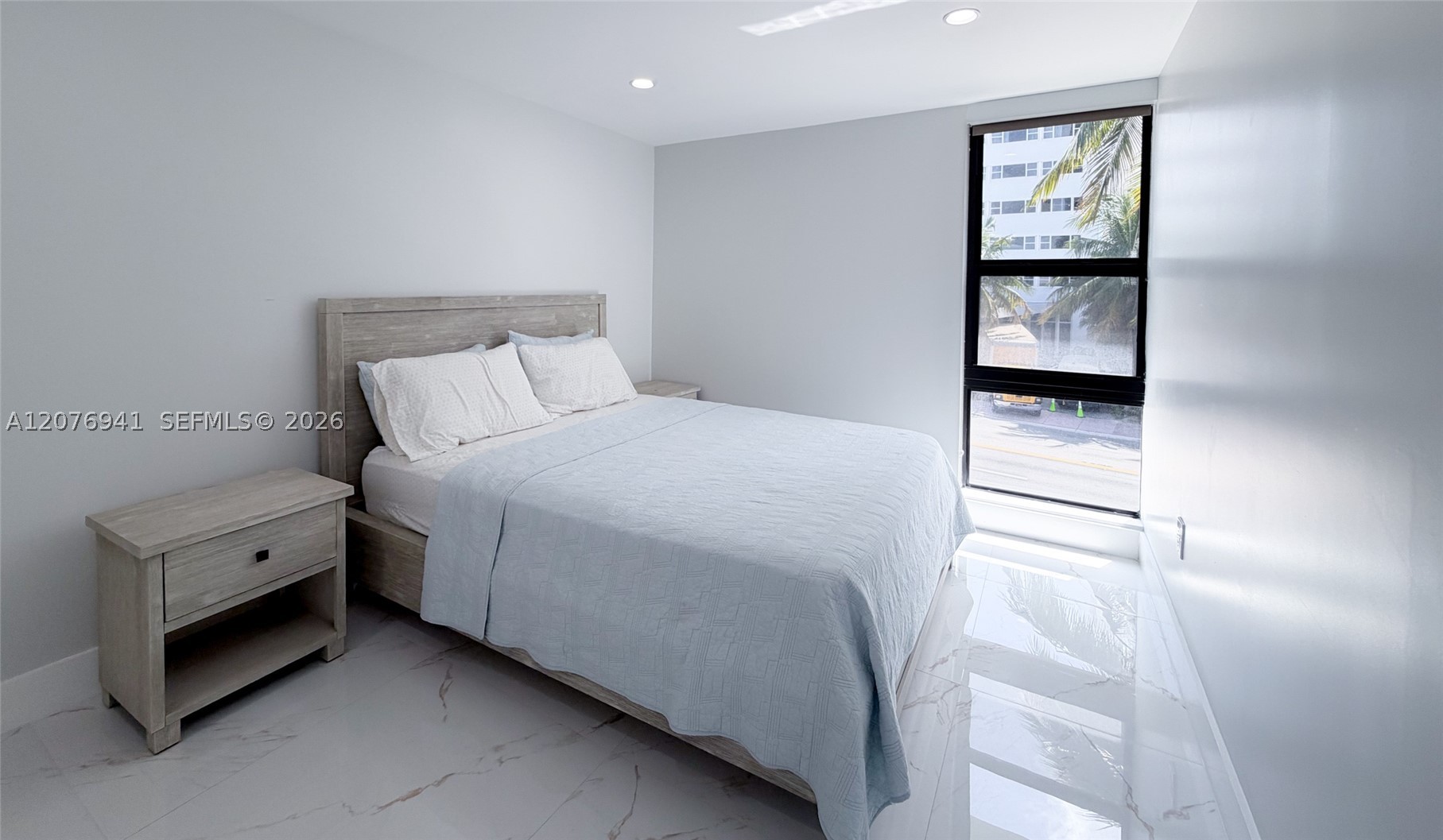 1800 Collins Ave #3H Miami Beach, FL 33139