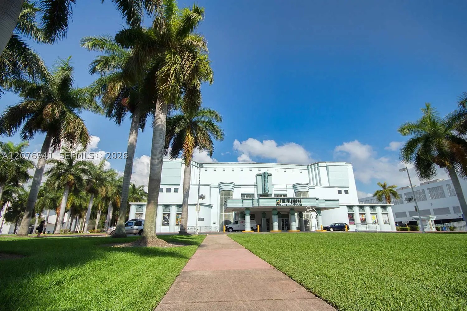 1800 Collins Ave #3H Miami Beach, FL 33139