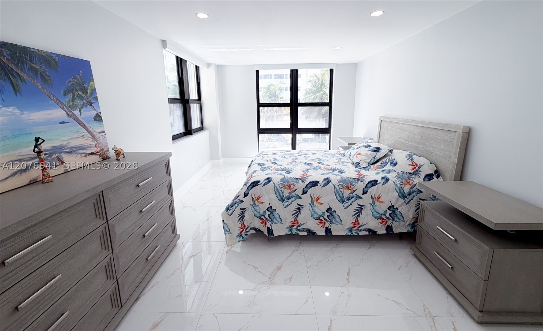 1800 Collins Ave #3H Miami Beach, FL 33139