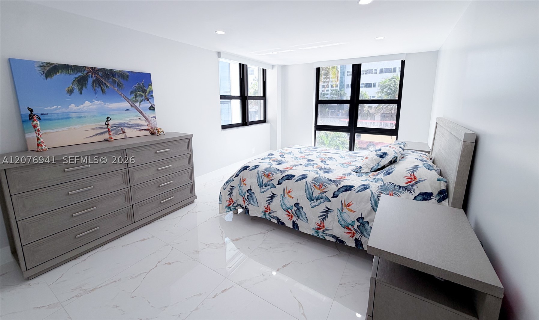 1800 Collins Ave #3H Miami Beach, FL 33139