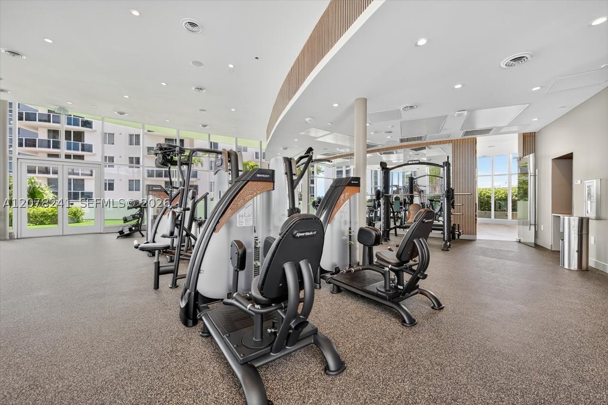 700 NE 24th St #1405 Miami, FL 33137