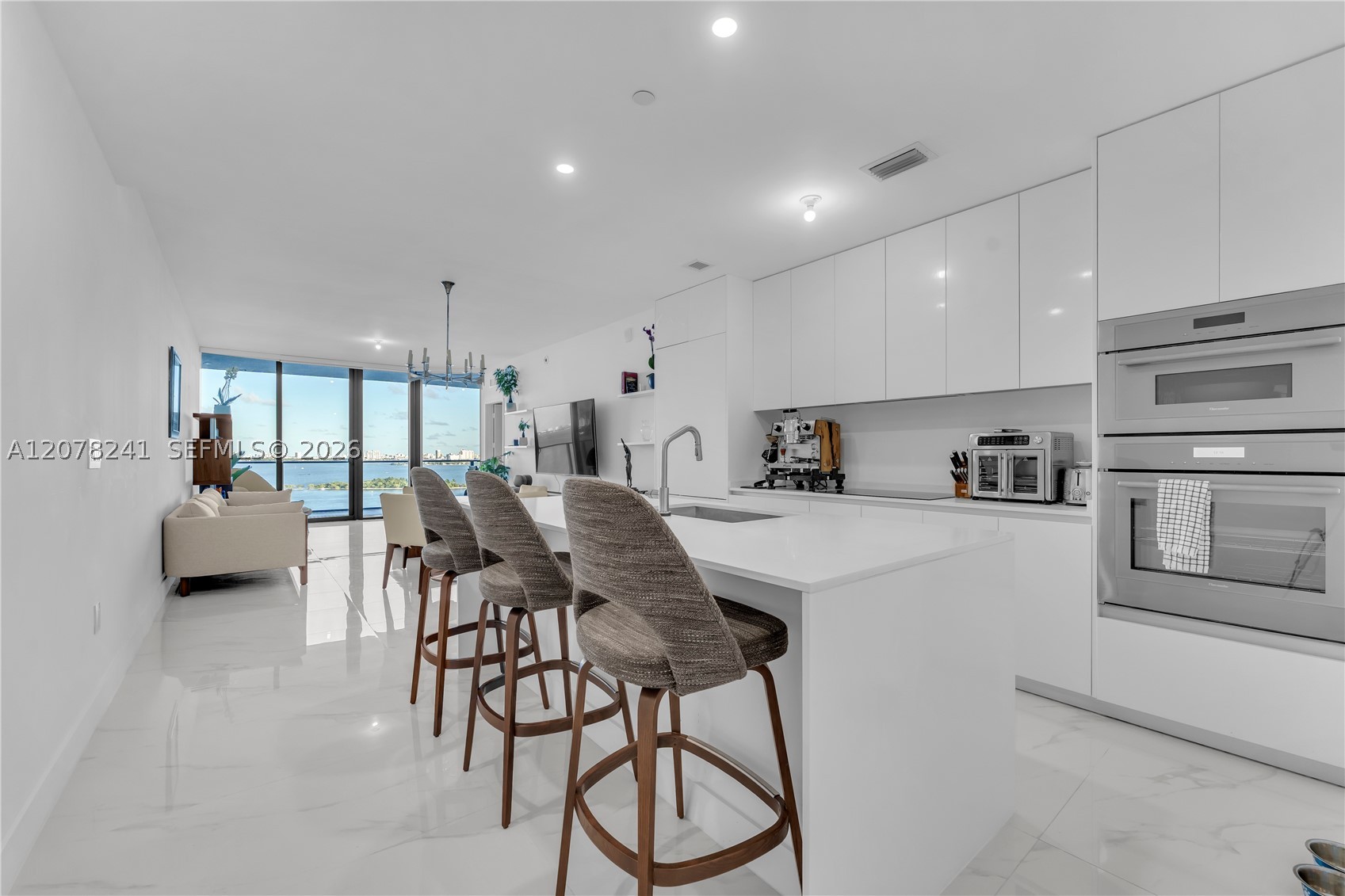 700 NE 24th St #1405 Miami, FL 33137