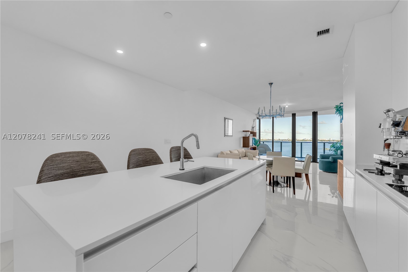 700 NE 24th St #1405 Miami, FL 33137