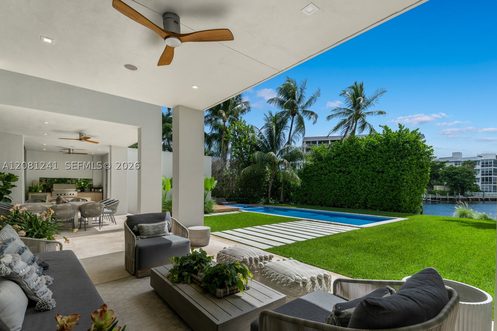 9407 E Broadview Dr Bay Harbor Islands, FL 33154