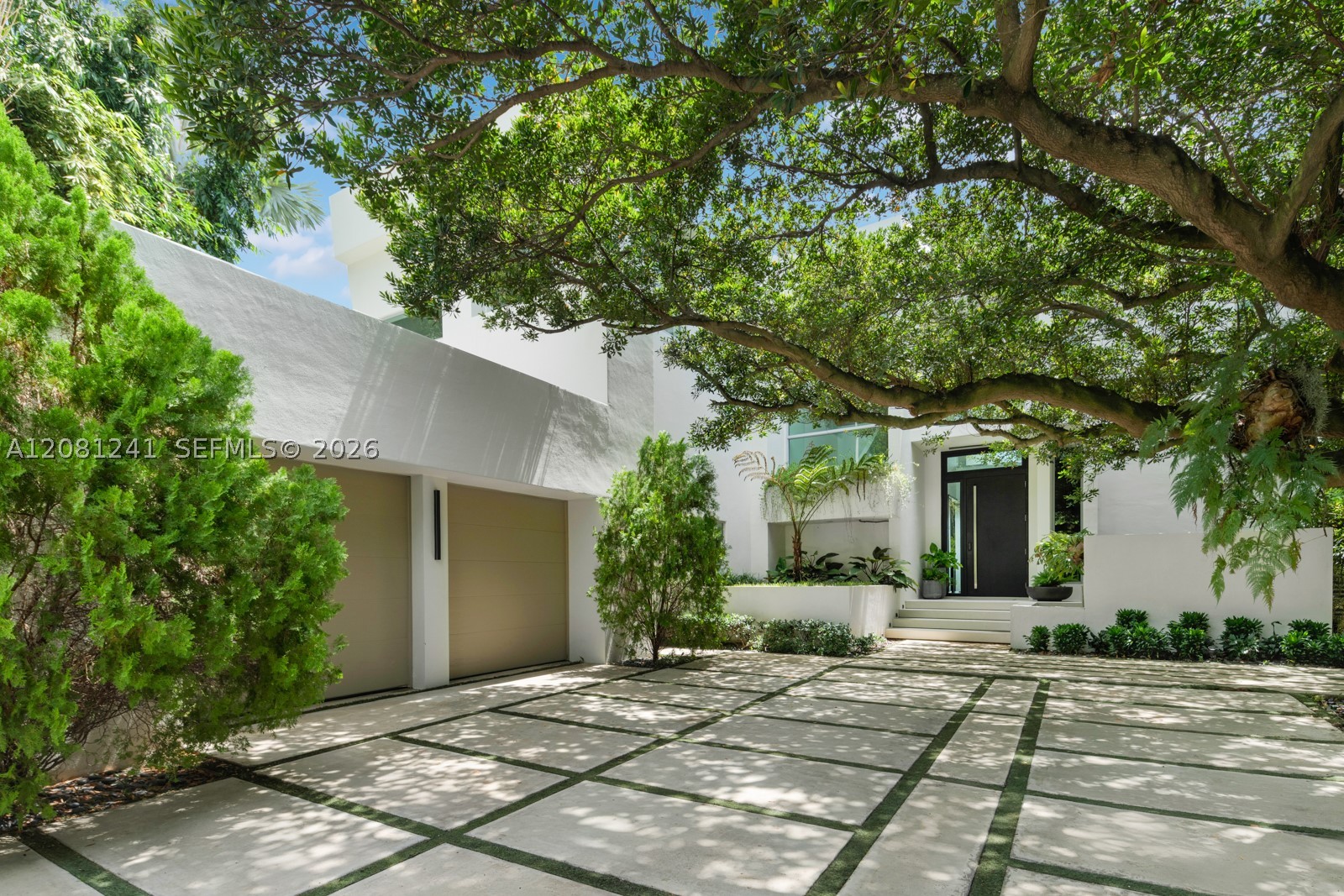 9407 E Broadview Dr Bay Harbor Islands, FL 33154