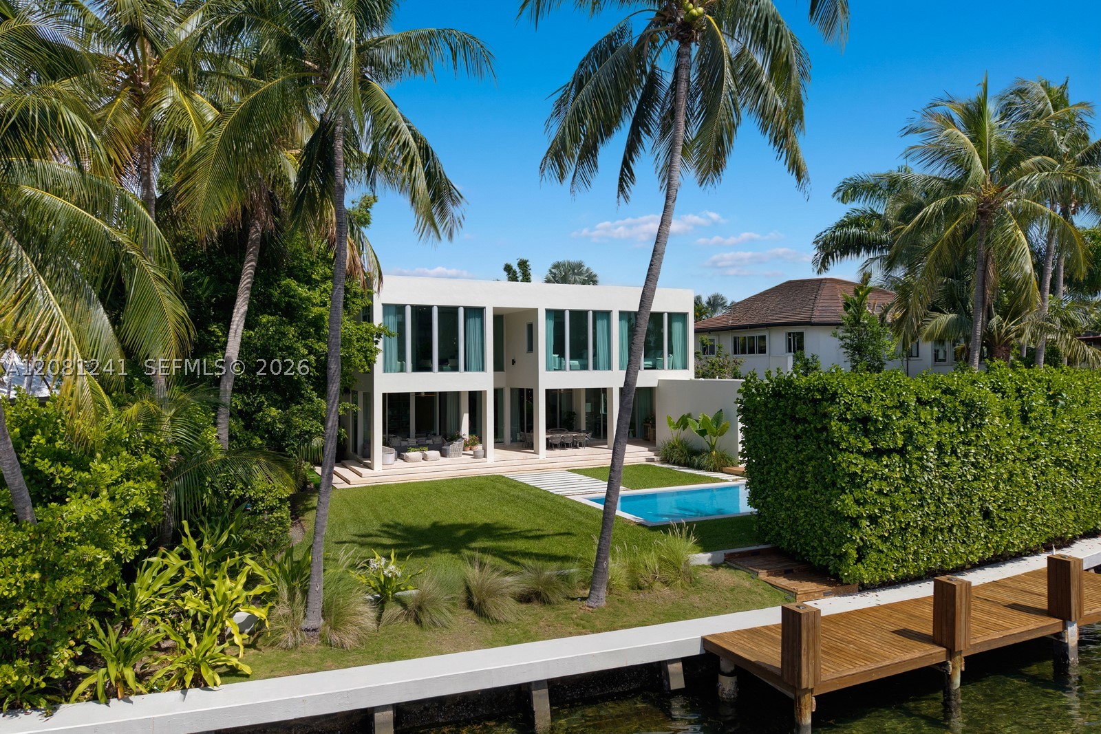 9407 E Broadview Dr Bay Harbor Islands, FL 33154