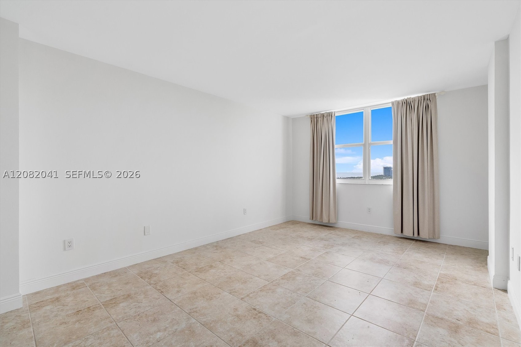 image Arlen House West10