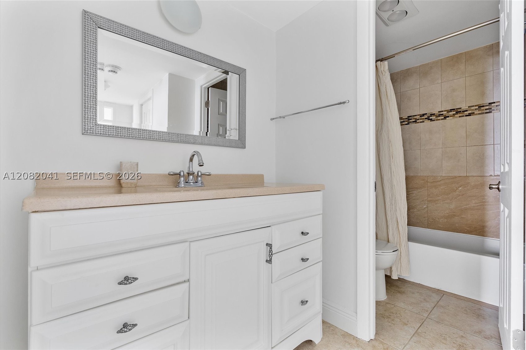 image Arlen House West11