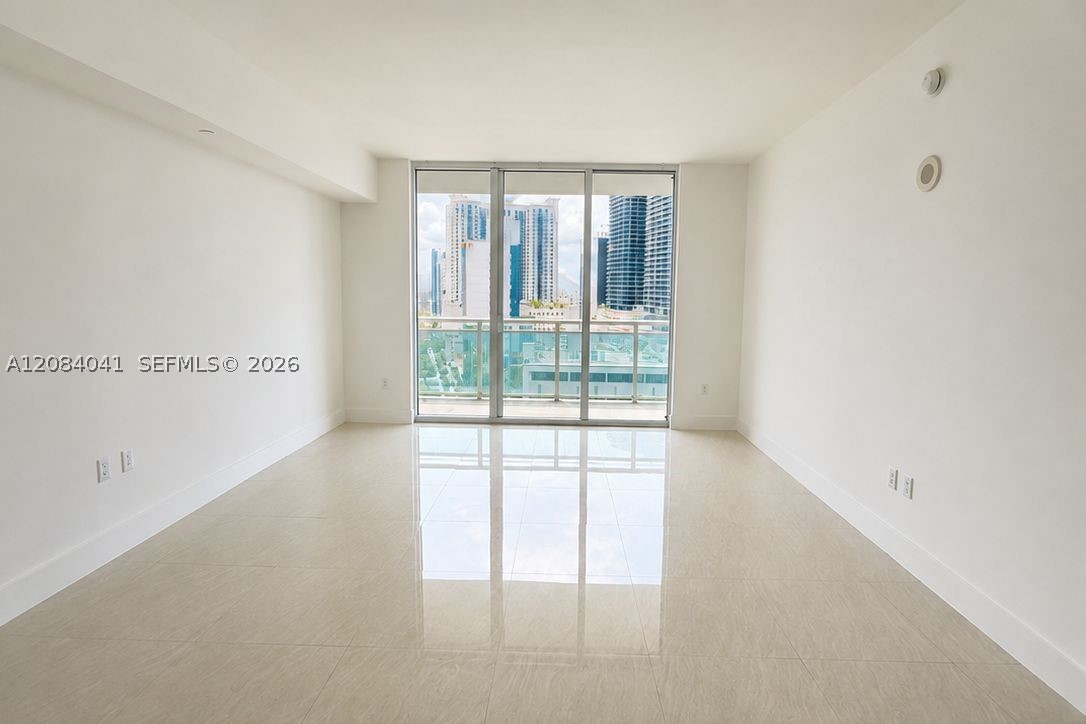 image The Plaza on Brickell West3