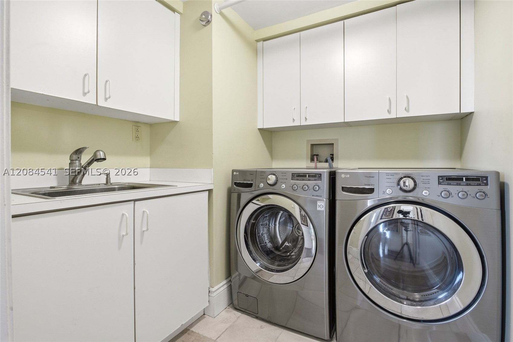 2600 Segovia St #703 Coral Gables, FL 33134