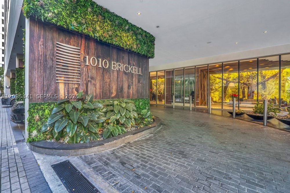 1010 Brickell Ave #1810