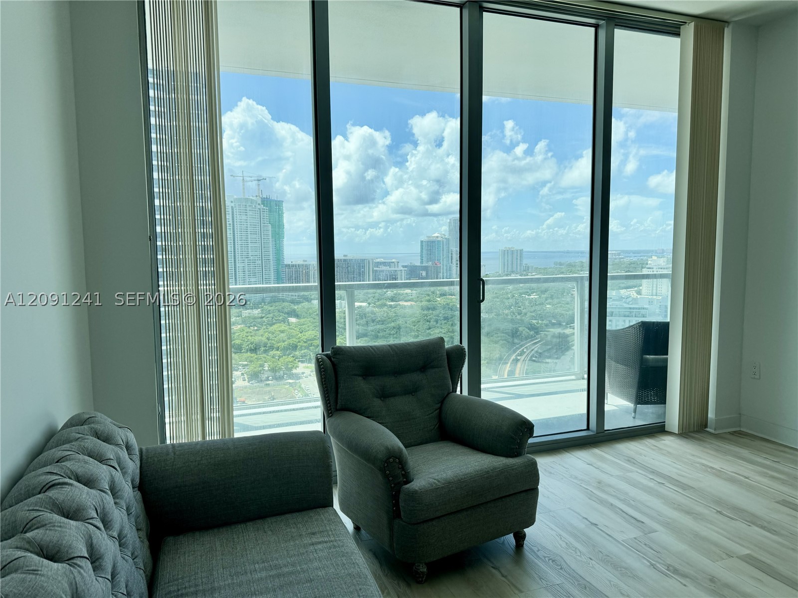79 SW 12th St #3005
