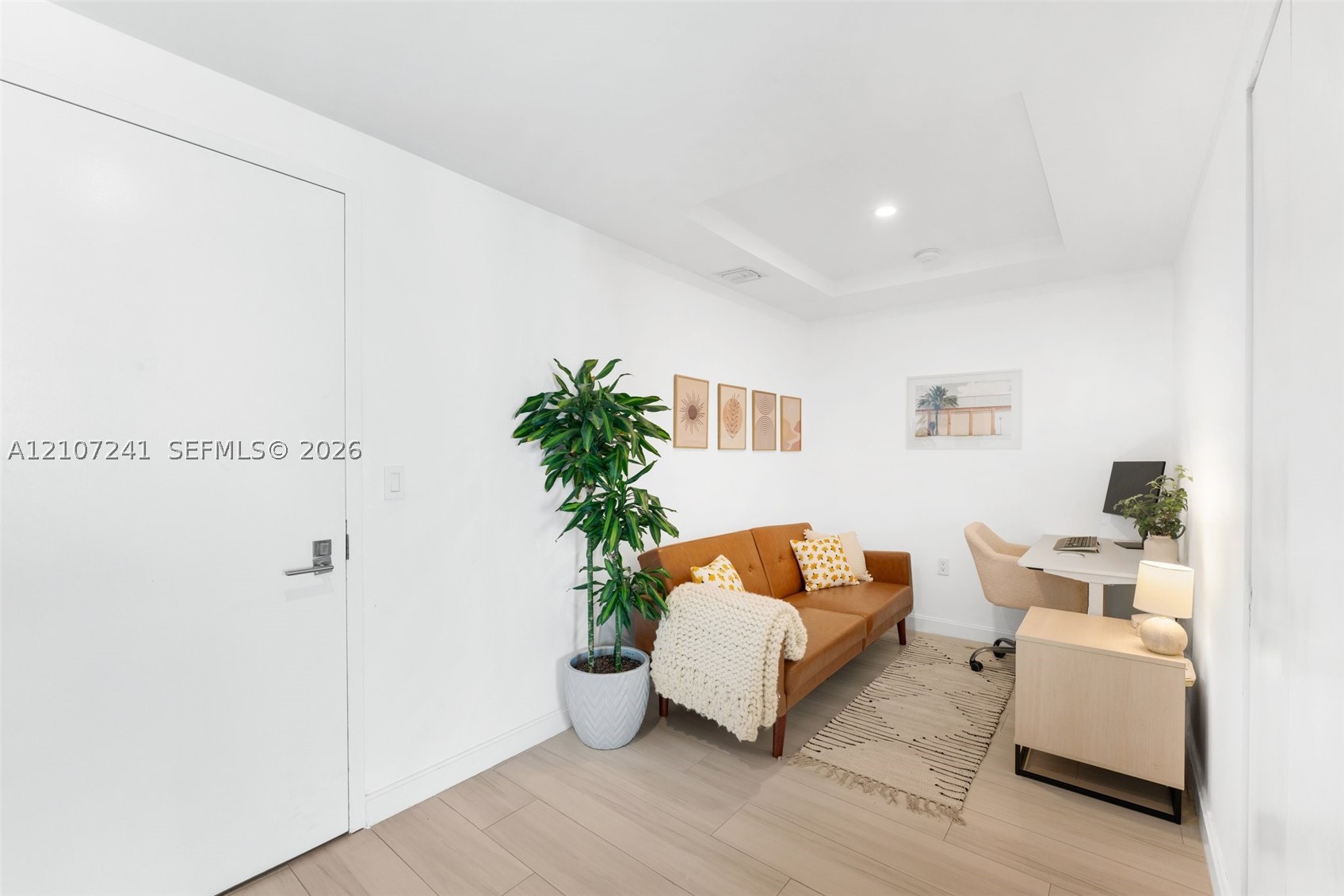 45 SW 9th St #4002 Miami, FL 33130