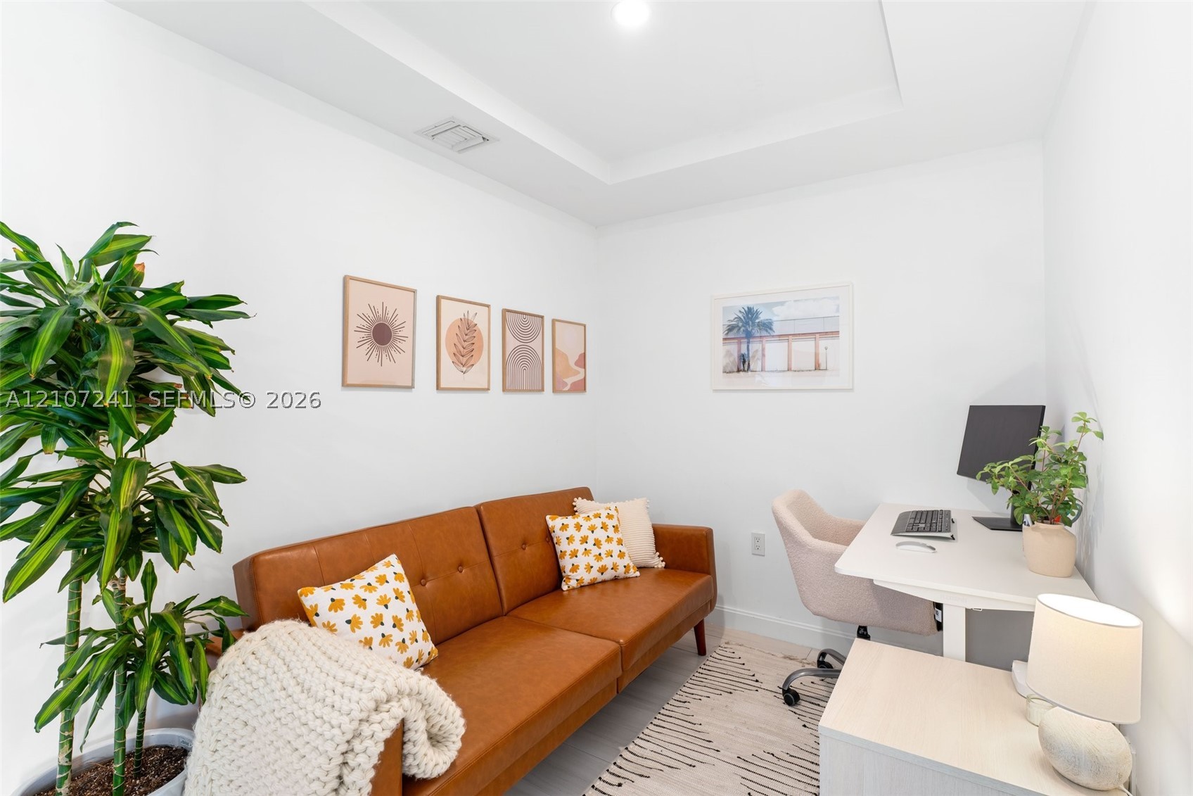 45 SW 9th St #4002 Miami, FL 33130